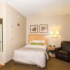 Отель Candlewood Suites Ft Myers I-75, an IHG Hotel, фото 4