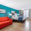 Отель Comfort Inn & Suites Daytona Beach Oceanfront, фото 5