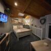 Отель Westend Holiday Room 1 Brecon - Shared Bathroom, фото 2