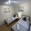 Отель Spacious one Bedroom Apartment With Free Parking, фото 2