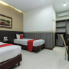 Отель RedDoorz Plus @ Tuparev Cirebon, фото 18
