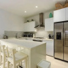 Отель Waykiri Modern Condo 3 Bed 2 Bath Walk to Marriott, фото 2
