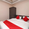 Отель OYO 11723 Hotel Barney Grand, фото 20
