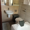 Отель Executive Fully Furnished Apartment Close to Amenities, фото 4