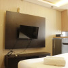 Отель Strategic & Comfy Studio at Gateway Cicadas Apartment, фото 5