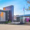Отель La Quinta Inn & Suites by Wyndham Clifton Park, фото 1