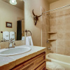 Отель New Listing! Idyllic Mountain-view 4 Bedroom Home, фото 9