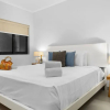 Отель Modern 3br2ba 24 7 Security Pools Restaurant, фото 3