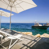 Отель Beachfront Villa Sorrento & private sea access, фото 24