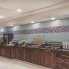 Отель La Quinta Inn & Suites by Wyndham Columbus North, фото 11