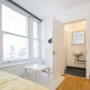 Отель Bright Ensuite Studio Apartment in West Kensington, фото 4