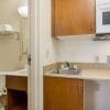Отель HomeTowne Studios by Red Roof Lake Charles - Sulphur, фото 21