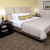 Отель Candlewood Suites Brighton, an IHG Hotel, фото 4