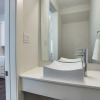 Отель Modern Dallas TownHome 2 BR fully furnis, фото 22