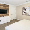 Отель Charming two Themed Bedrooms Townhome Near Disney, фото 5