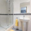 Отель Riley House Spacious City Apartment, фото 11