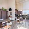 Отель Econo Lodge Inn & Suites, фото 12