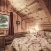 Отель Whispering Winds Apartment 3 NW Comfy Cabins, фото 12