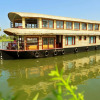Отель Upper Deck Houseboat, фото 1