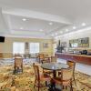 Отель La Quinta Inn & Suites by Wyndham Mobile - Tillman's Corner, фото 11