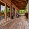 Отель Hollow's Haven by Avantstay Hot Tub, Sauna, Balcony and Tree Top Views, фото 5