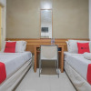 Отель RedDoorz near Politeknik Ilmu Pelayaran 2, фото 9