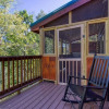 Отель Ern822 - Smoky Oasis - Great Location, Private Indoor Heated Pool! 3 Bedroom Cabin by RedAwning, фото 23