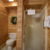 Отель Er 246 â The Getaway Great Location â Close To Town! 2 Bedroom Cabin by RedAwning, фото 1