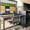 Отель Quality Inn Conference Center Logansport, фото 6