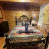 Отель Priscilla Heights Lane Cabin 3301 - 1 Br cabin by RedAwning, фото 17