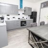 Отель Remarkable 4-bed House in Bradford, фото 12