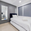 Отель Cozy Style And Comfort Studio Room Apartment At B Residence, фото 2