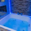 Отель Aphrodite Suites Huddersfield в Хаддерсфилде