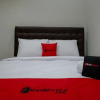 Отель RedDoorz @ Jalan Kartini Semarang, фото 4
