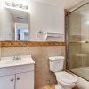 Отель Amazing 2BD Steps From the Convention Center, фото 8