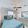 Отель New Listing! Beachside - Walk To Waves 3 Bedroom Home, фото 5