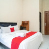 Отель RedDoorz near Universitas Merdeka Malang 2, фото 6