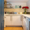 Отель Gorgeous 4 Bedroom Family Home Next to Clapham Common, фото 46