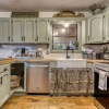 Отель Farmhouse Cottage - Close To Tanger Outlets And Pigeon Forge! 3 Bedroom Home by RedAwning, фото 10