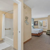 Отель Near Disney - 1BR Executive Suite With King Bed - Pool and Hot Tub, фото 2