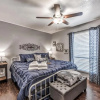 Отель Cozy Up Haus, 3BRs, Game Room, Deck, Wi-Fi, Sleeps 8, фото 5