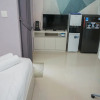 Отель Fancy And Comfy Studio At B Residence Apartment, фото 5