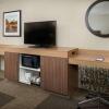 Отель Hampton Inn & Suites Rogers, фото 35