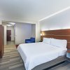 Отель Holiday Inn Express Hotel & Suites Orange, an IHG Hotel, фото 5