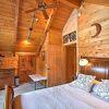Отель Secluded W/ Game Room & Huge Wraparound Deck 3 Bedroom Cabin, фото 18