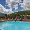 Отель Heated Pool Ski-In Walk-Out Perfect Hotel Room - CV210A by Redawning, фото 10