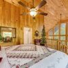 Отель Livin On Mountain Time 4 Bedroom Cabin by RedAwning, фото 18