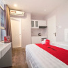 Отель RedDoorz Plus near Tan Dinh Market 2, фото 34