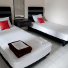 Отель RedDoorz @ Cangkring Street Cirebon, фото 18