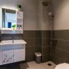 Отель HAPPYHOMES 102 Luxury Bui Vien Apartment, фото 10